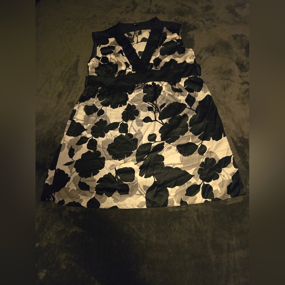 Mossimo Black and Grey Satin Dress.